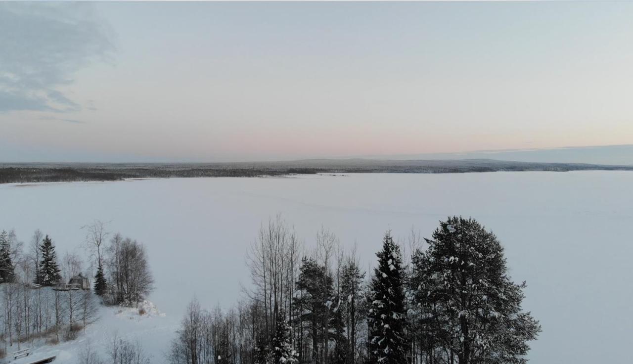 فيلا Ahosen Lomamoekit Vikajärvi المظهر الخارجي الصورة