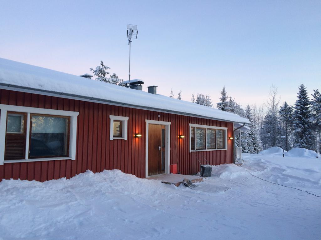 فيلا Ahosen Lomamoekit Vikajärvi المظهر الخارجي الصورة